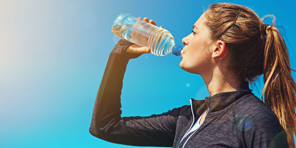 Mengapa Kita Dianjurkan Banyak Minum Air putih setelah berolahraga