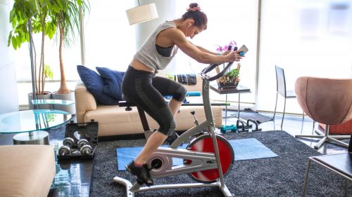 Olahraga Kardio Pakai Alat Sepeda di Rumah