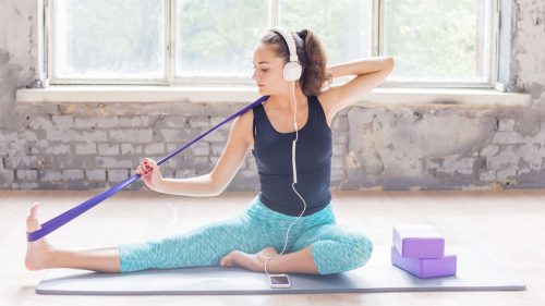 Yoga Strap pada beberapa Peralatan Yoga untuk Senam di Rumah / Studio