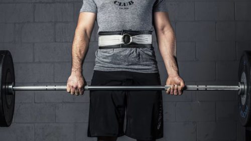 Manfaat bila menggunakan Aksesoris Fitness, yakni Sabuk Pengaman